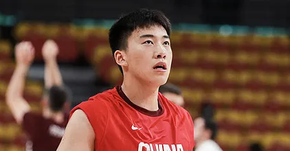 九游娱乐官方网站-博主：王俊杰再回国家队已足够自信，我们太缺少这样的前锋